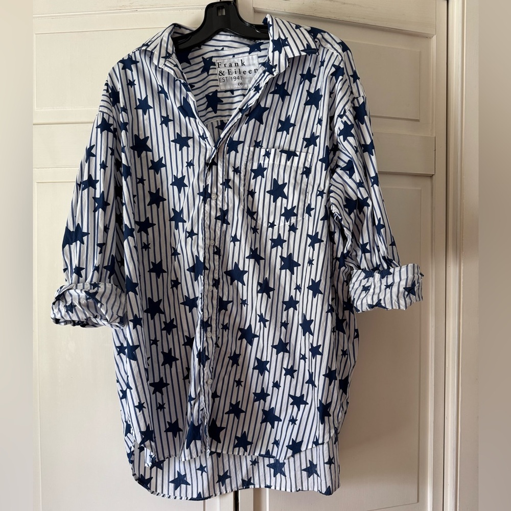 Frank & Eileen Navy Star Striped Mackenzie shirt EUC